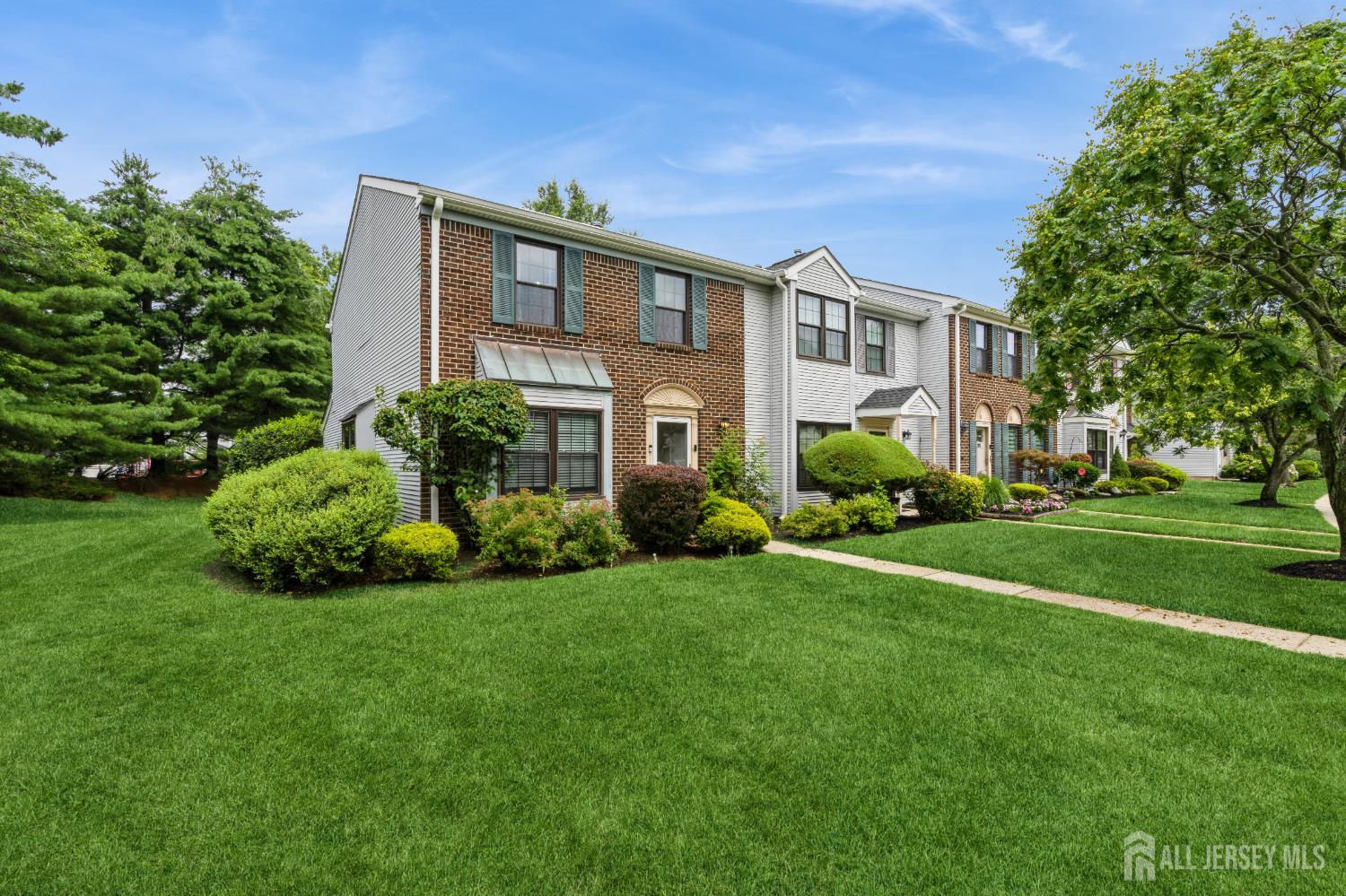 391 Danbury Lane Image 4