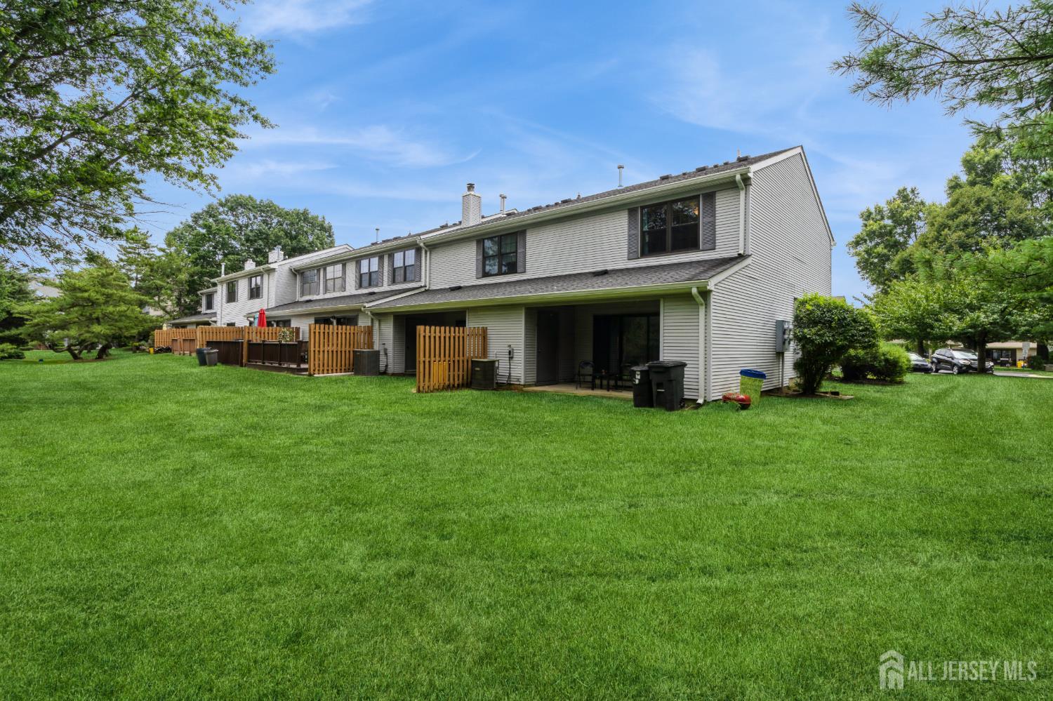 391 Danbury Lane Image 3