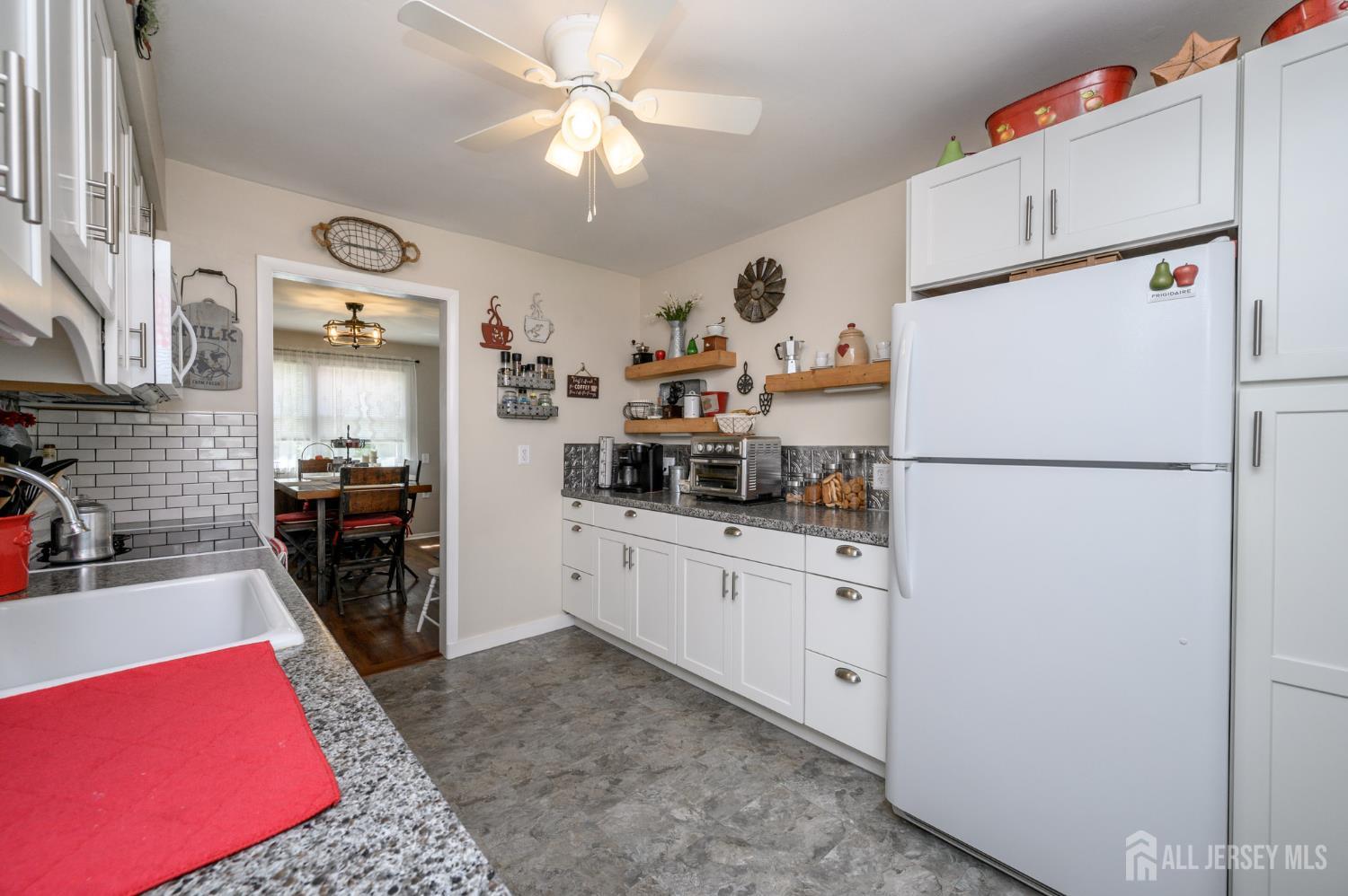 37 S Chestnut Avenue, Whiting, NJ, 08759 image 12