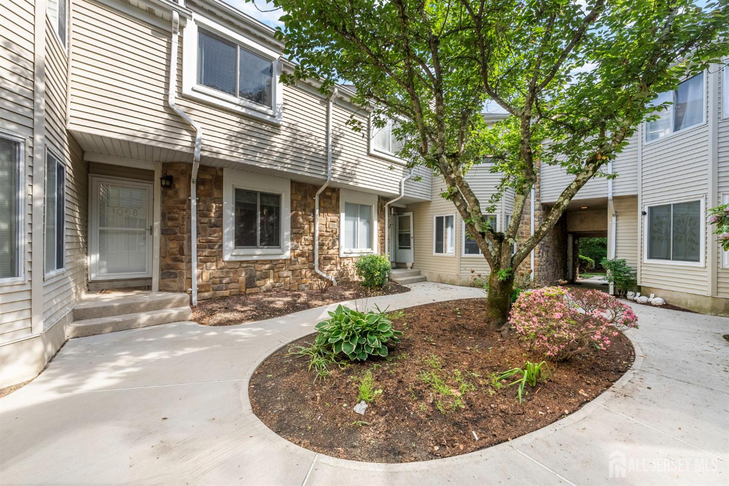 1058 Schmidt Lane, North Brunswick, NJ, 08902 image 30