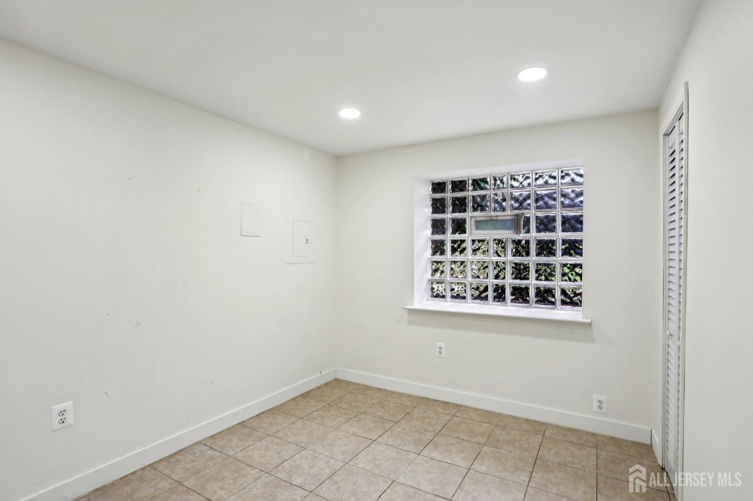 306 Holly Drive, Perth Amboy, NJ, 08861 image 33