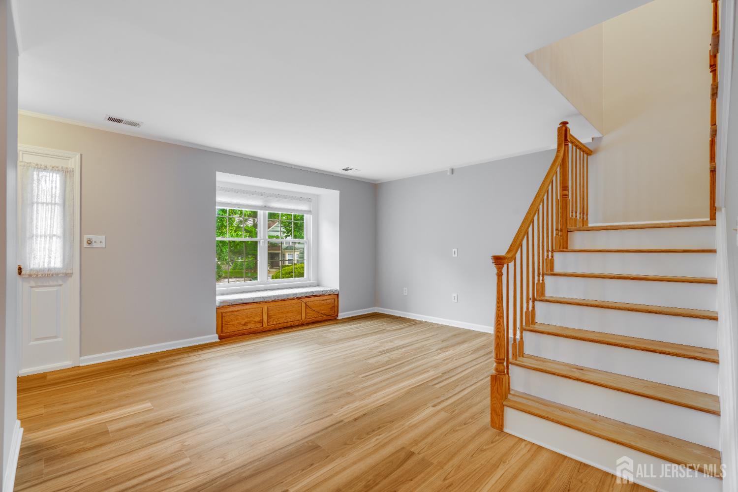 1604 Mulberry Court Image 5