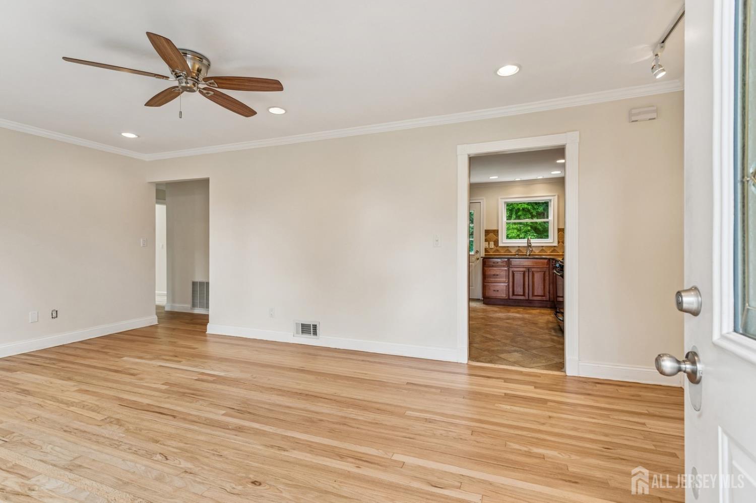 13 Spyros Drive Image 5