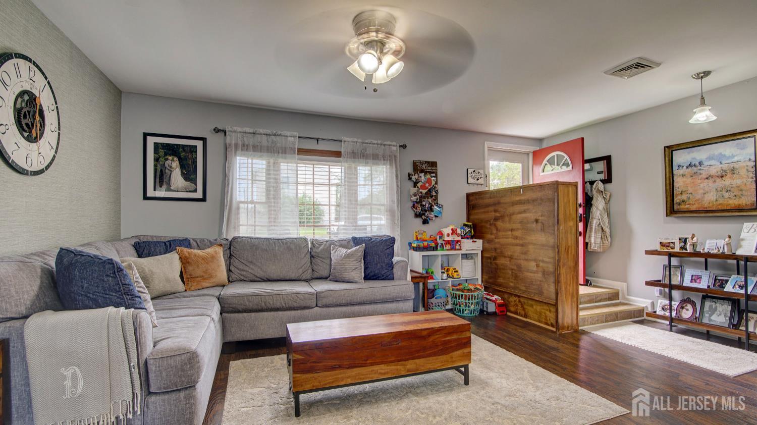 27 Carlton Avenue Image 4