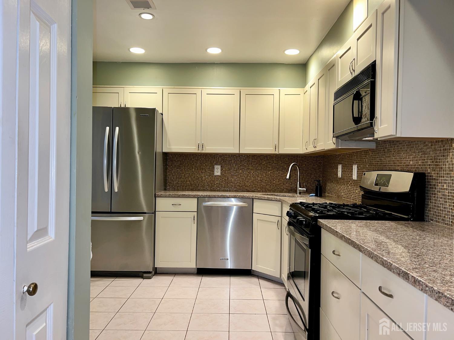 37 Albury Way Image 4