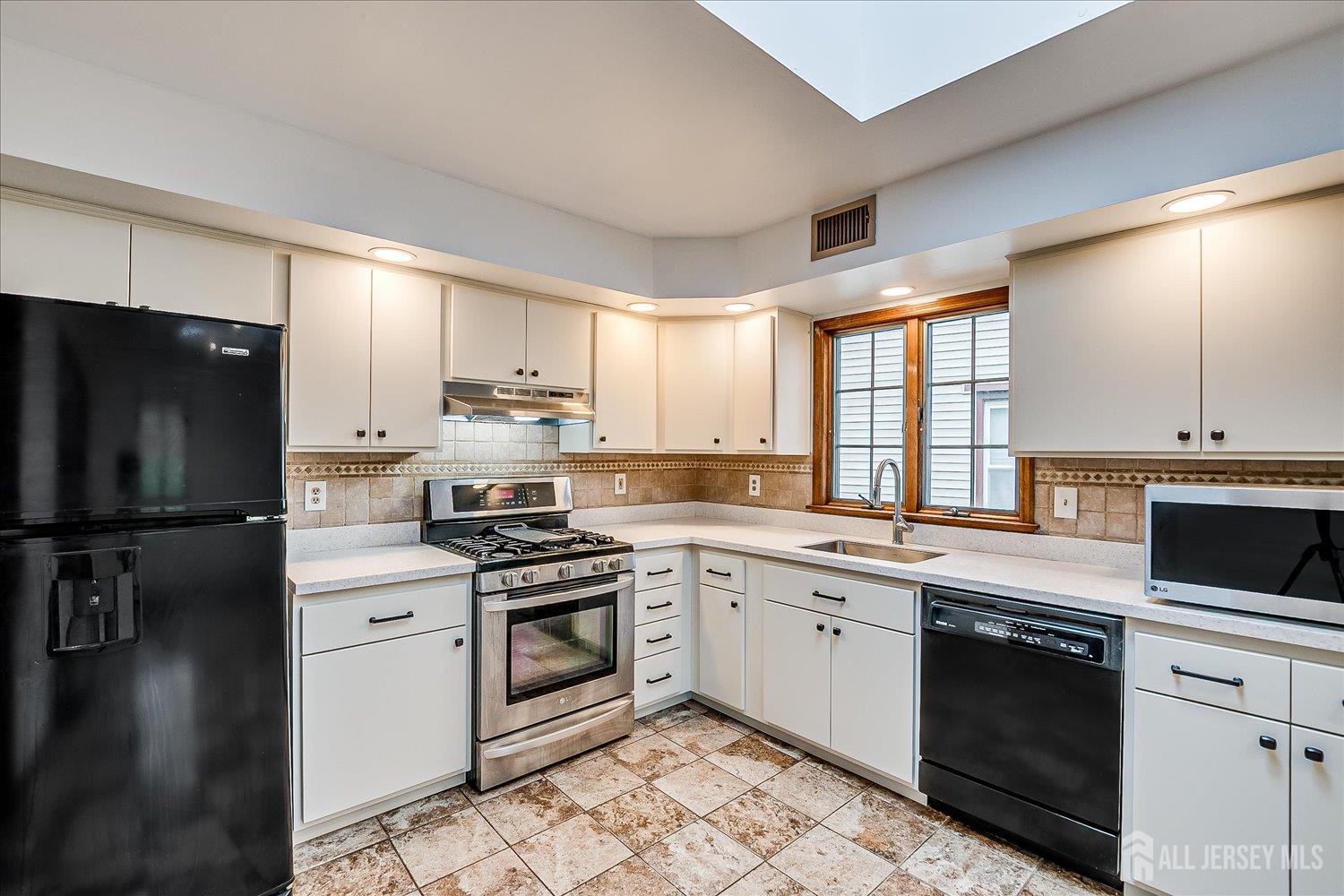 221 S Pine Avenue, South Amboy, NJ, 08879 image 23