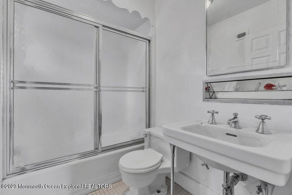 911 Middletown Lincroft Road, Middletown, NJ, 07748 image 12