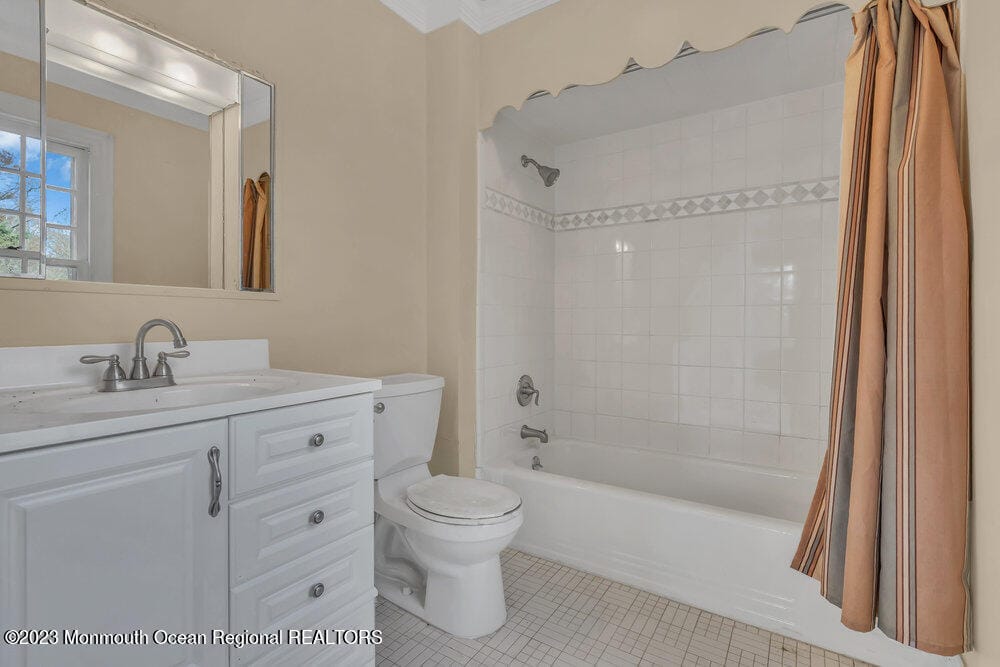 911 Middletown Lincroft Road, Middletown, NJ, 07748 image 25