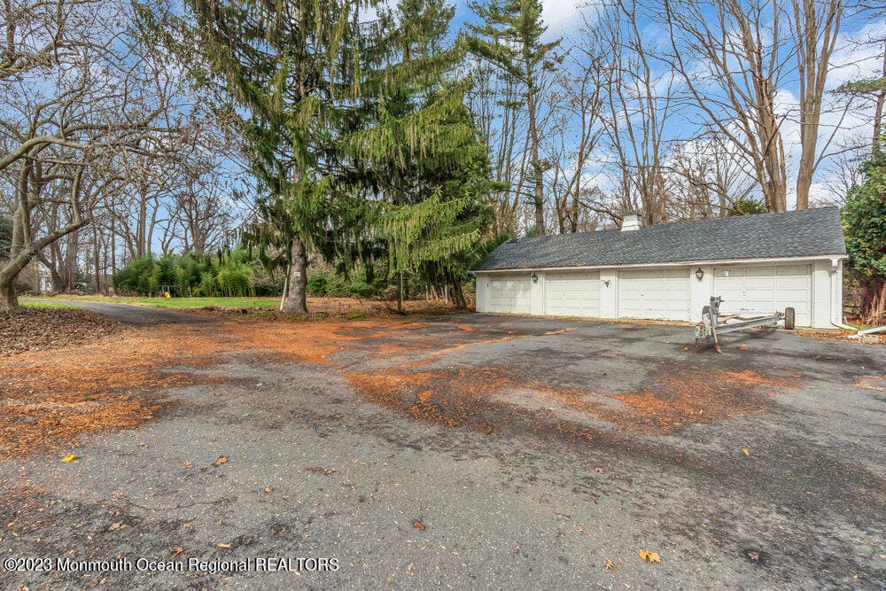911 Middletown Lincroft Road, Middletown, NJ, 07748 image 29