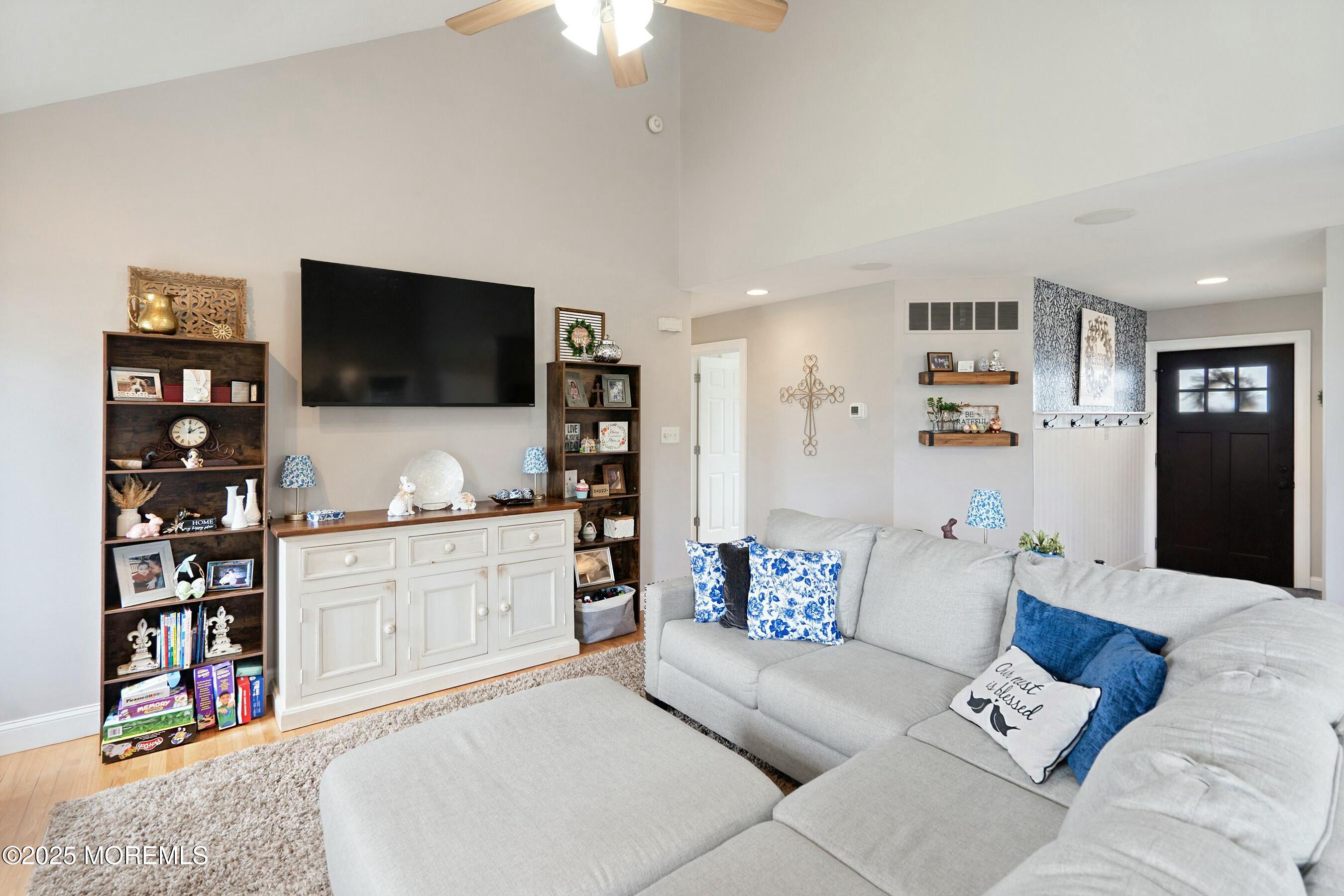 226 Atlantis Avenue Image 5