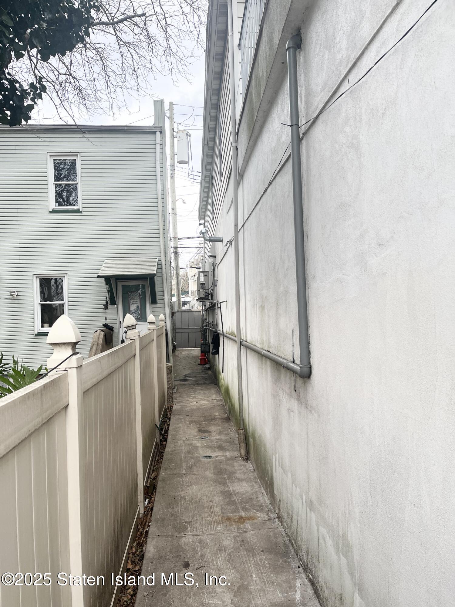 1082 Bay Street, Staten Island, NY, 10305 image 22