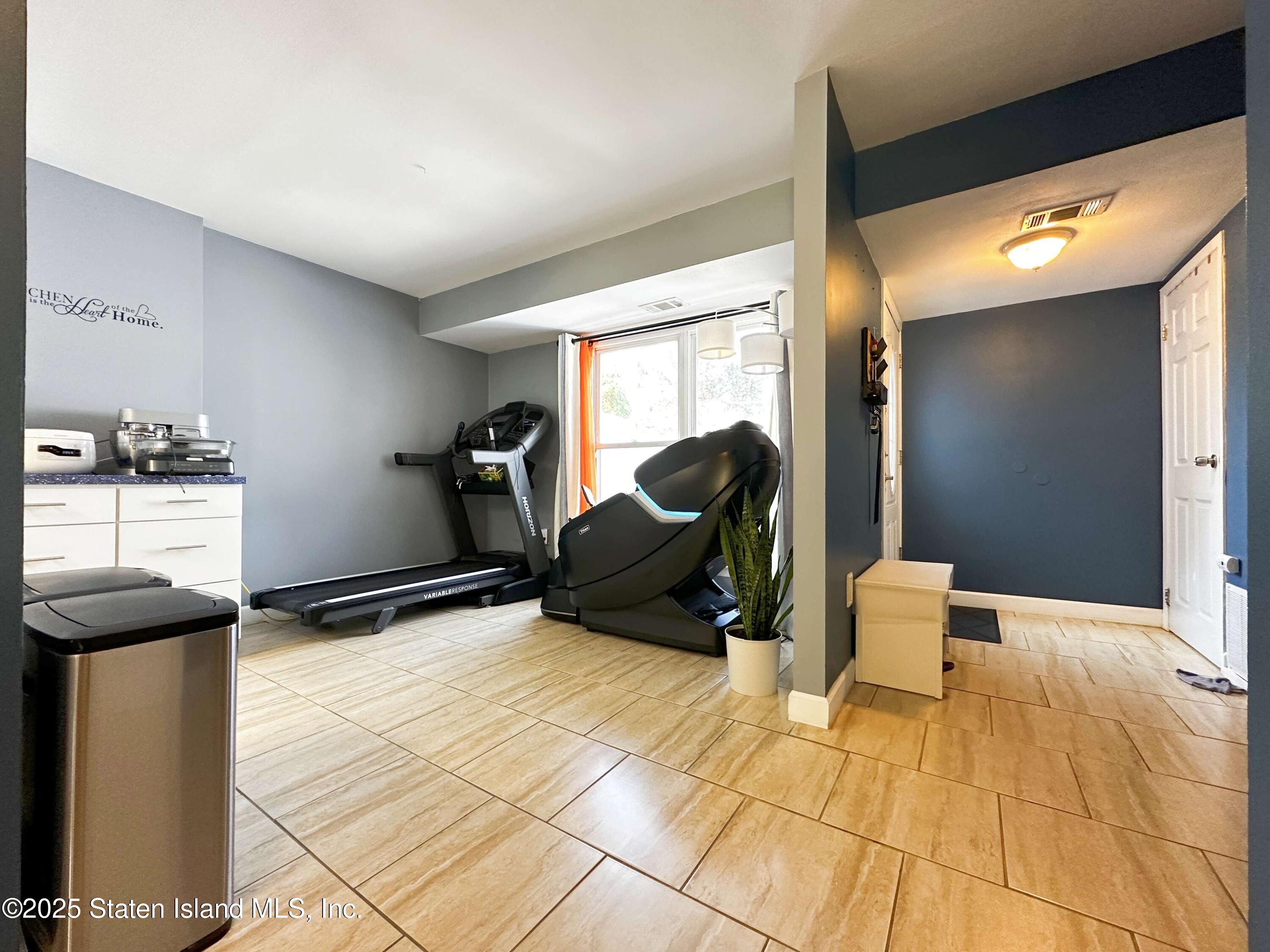 163 Hampton Green Image 3