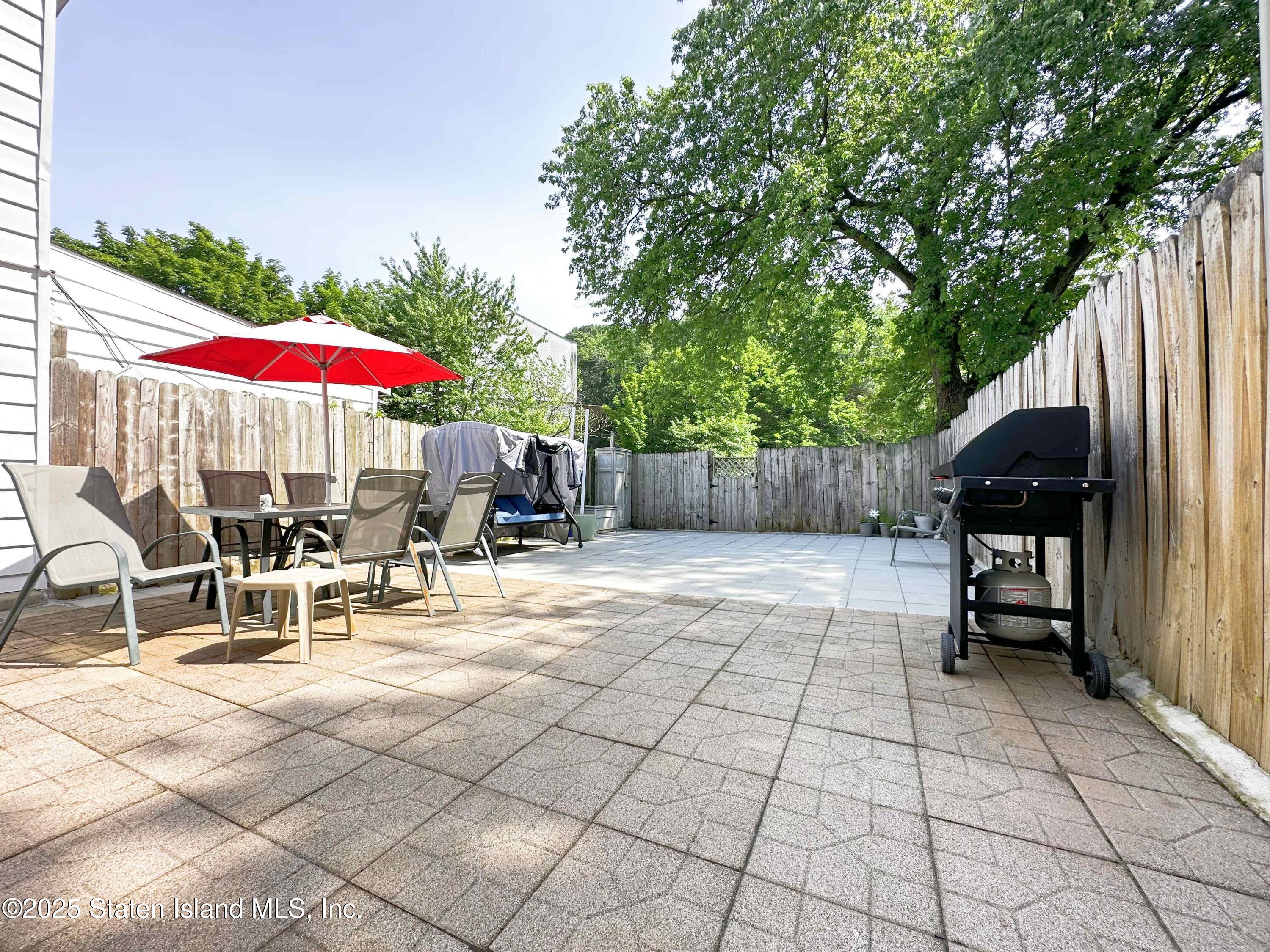 163 Hampton Green, Staten Island, NY, 10312 image 17