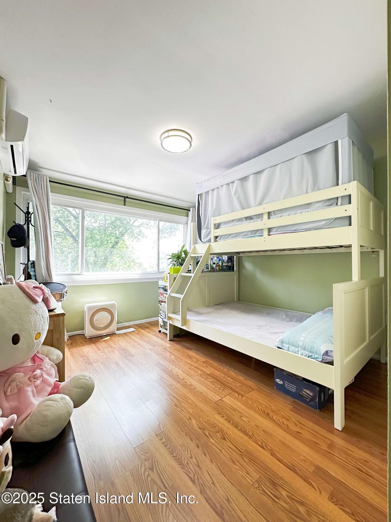 163 Hampton Green, Staten Island, NY, 10312 image 12