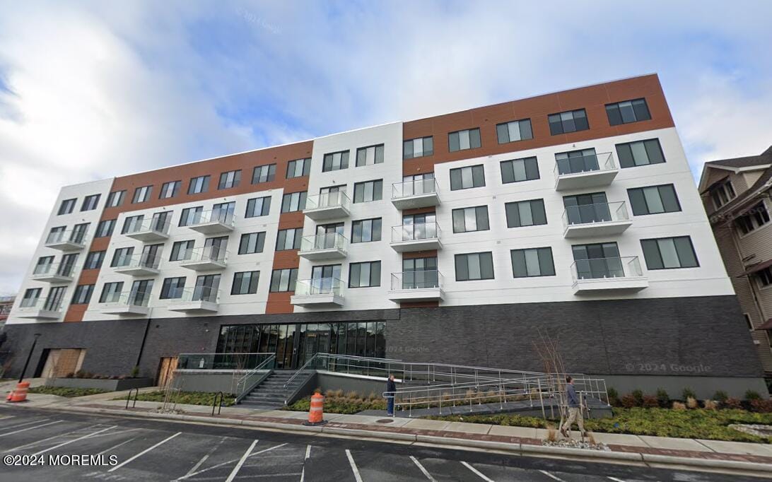 521 Lake Avenue 312 Image 1