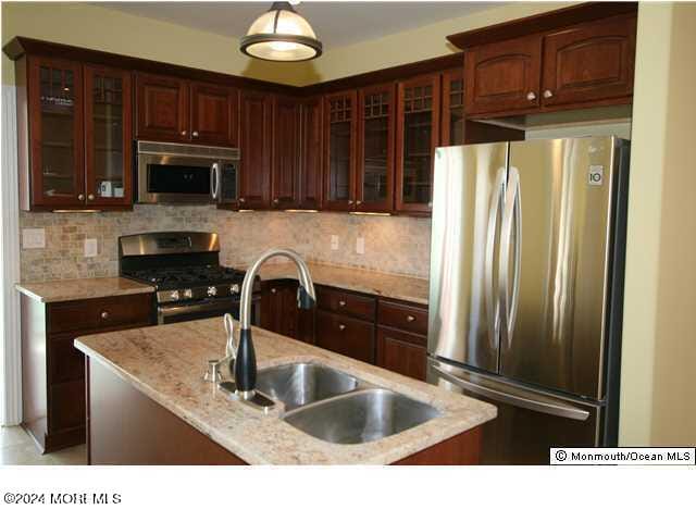 342 Bay Avenue Image 4