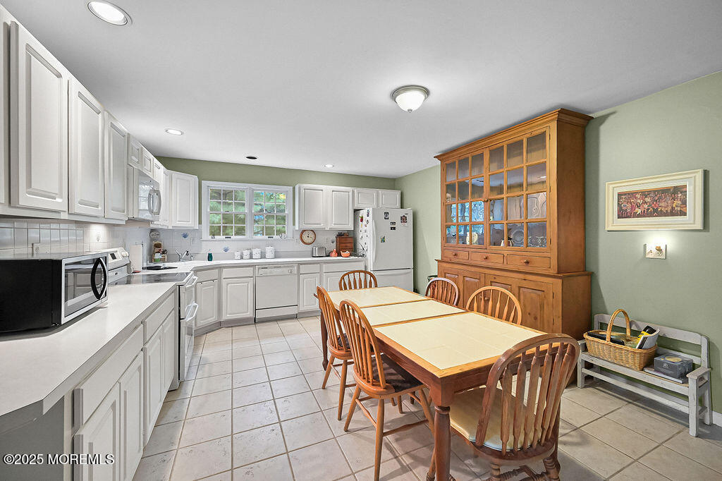 42 Beechwood Terrace, Matawan, NJ, 07747 image 29