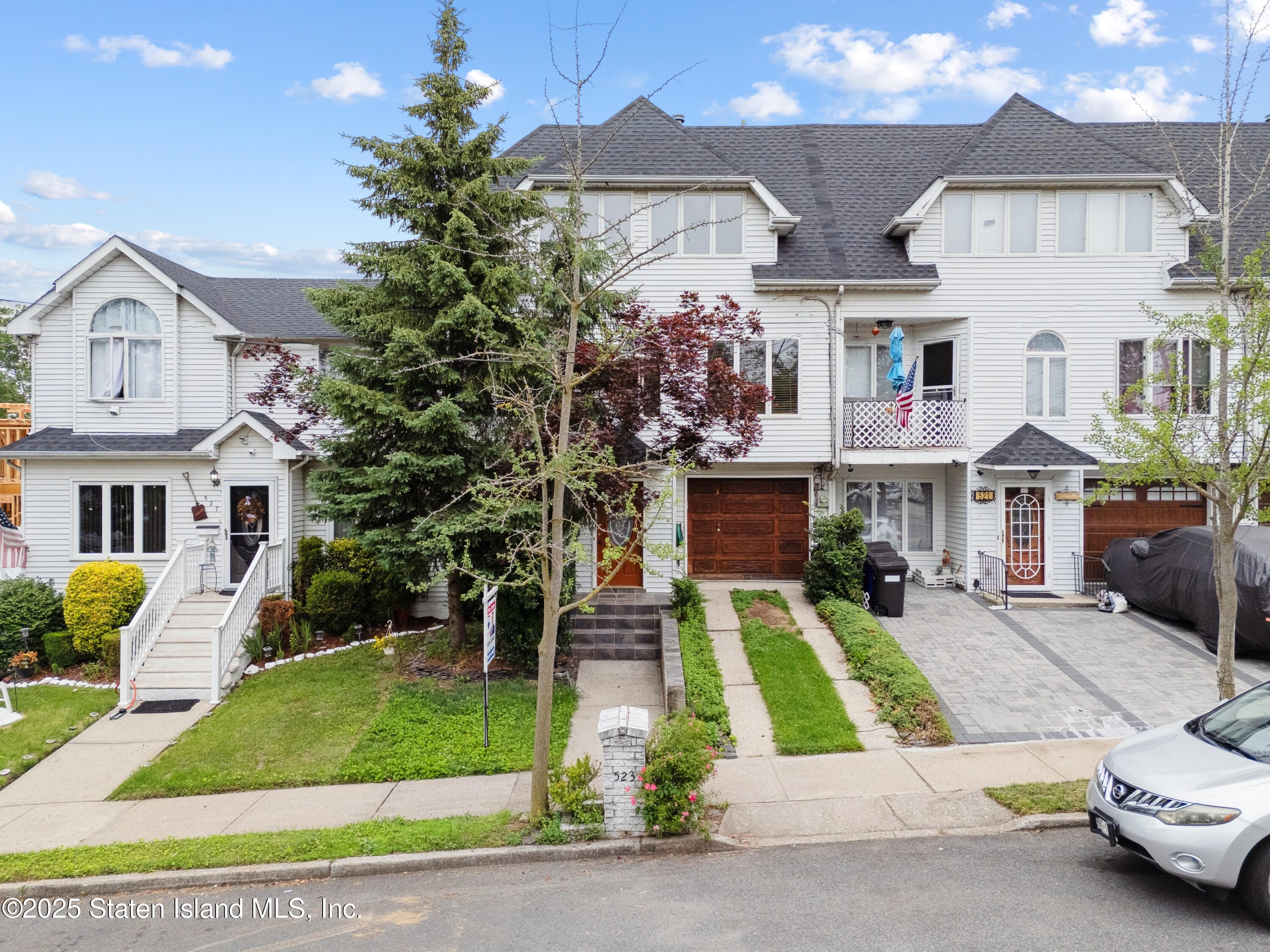 523 Greaves Avenue Image 2