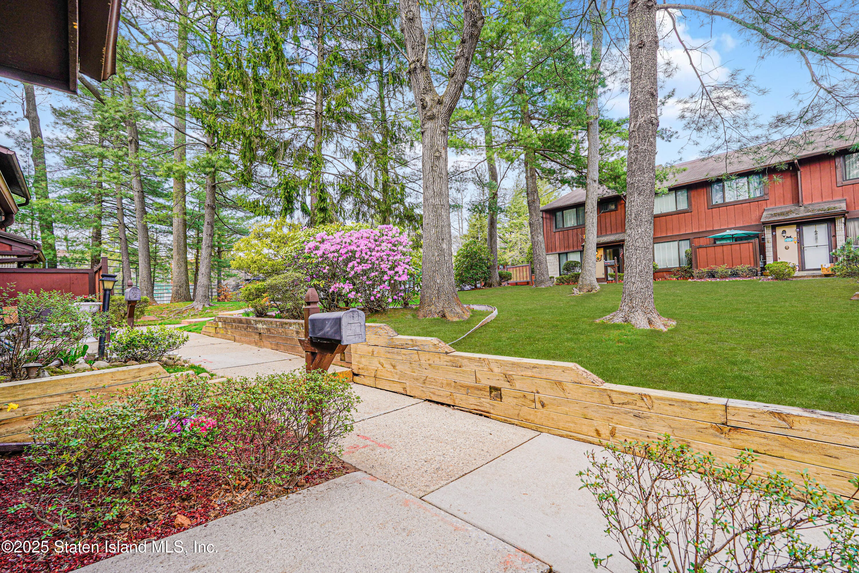 149 Pierpont Place Image 4