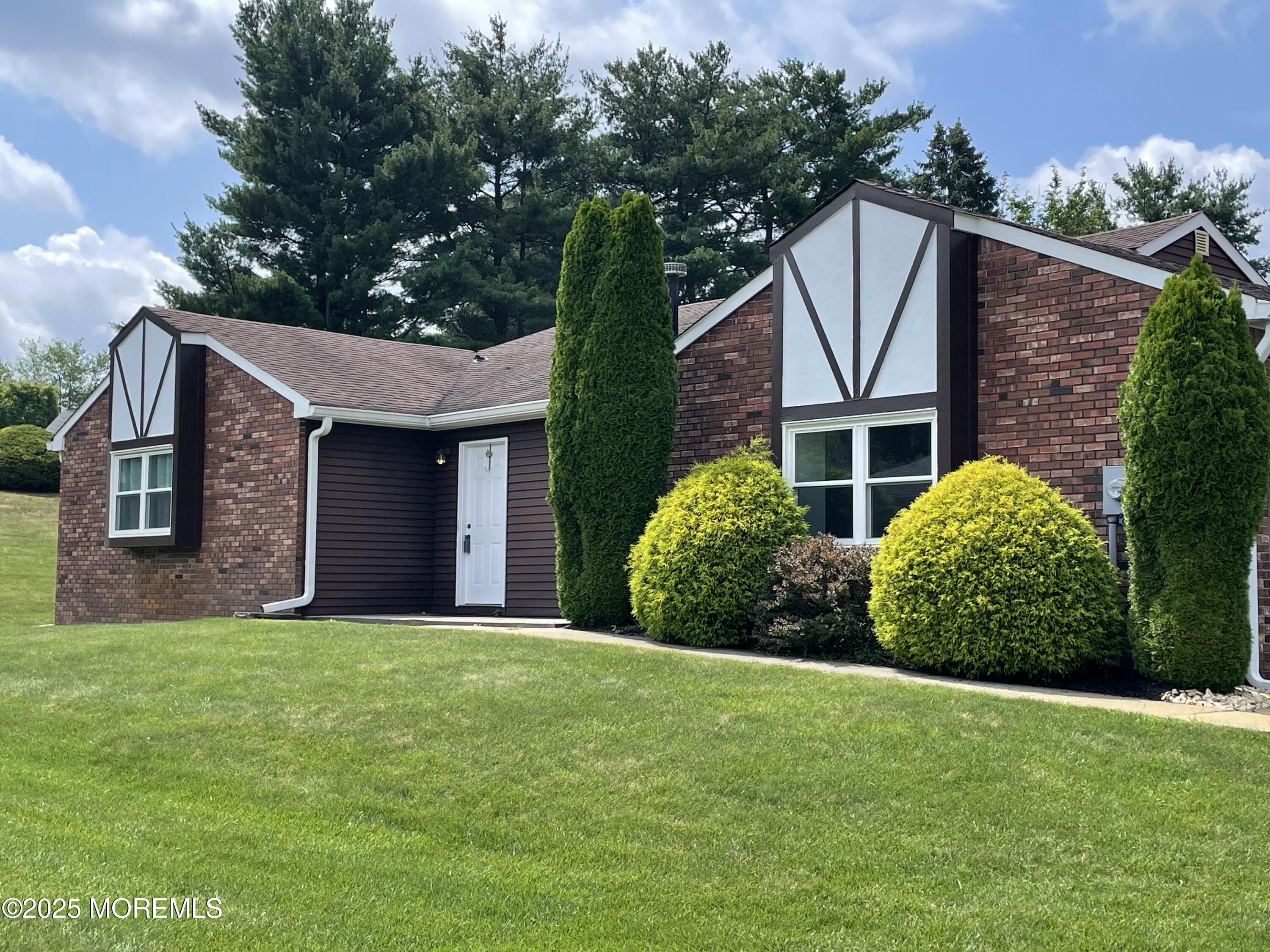 14 Weston Court Image 1