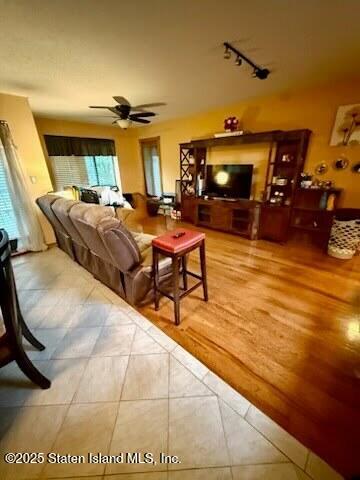 75 Essex Drive 2d, Staten Island, NY, 10314