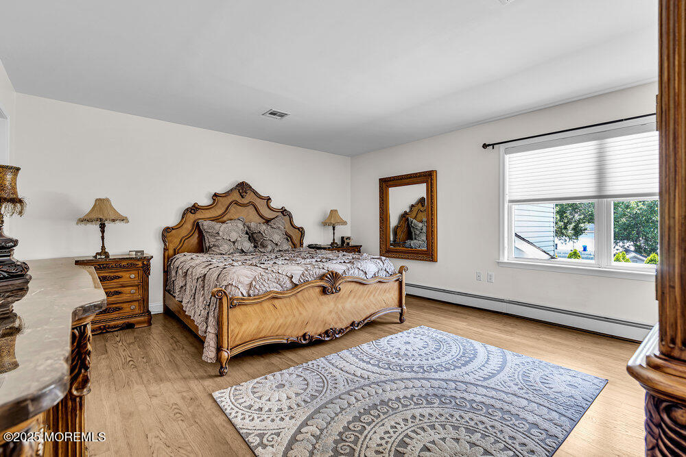 101 Taft Court Image 4