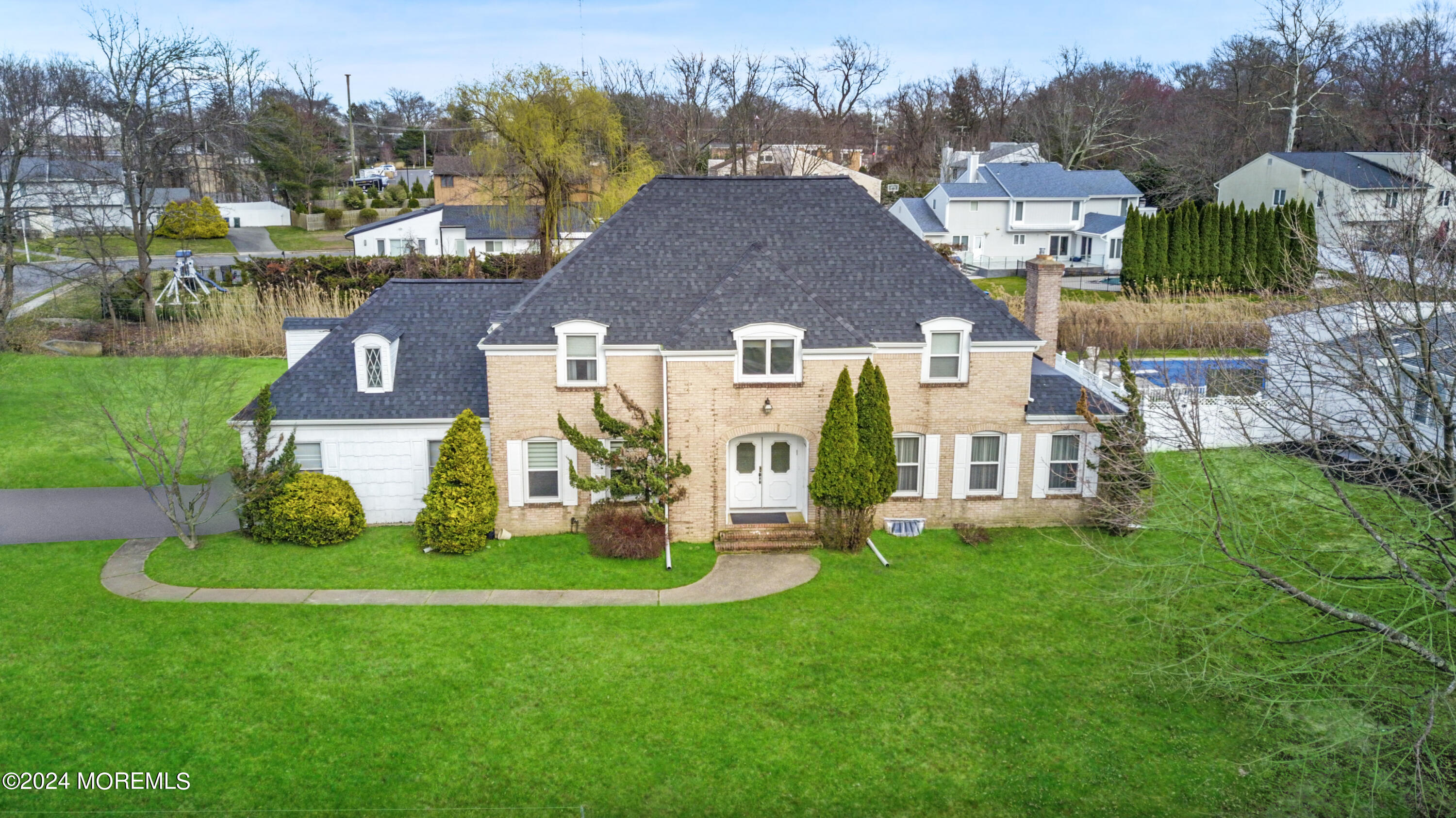 5 Wenning Court, Oakhurst, NJ, 07755