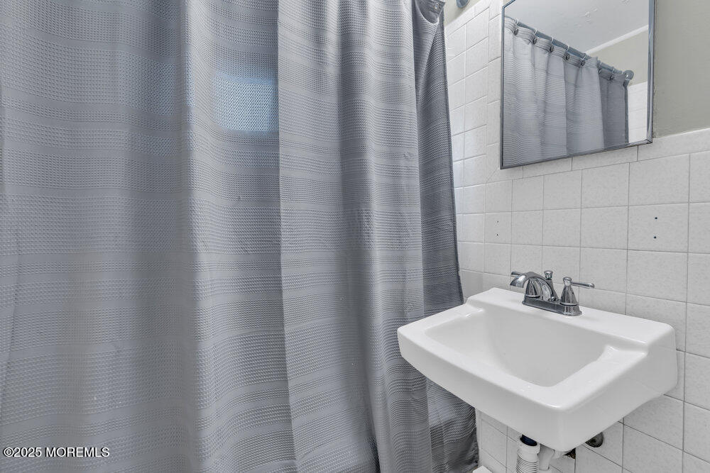 99 Roosevelt Circle, Red Bank, NJ, 07701 image 18