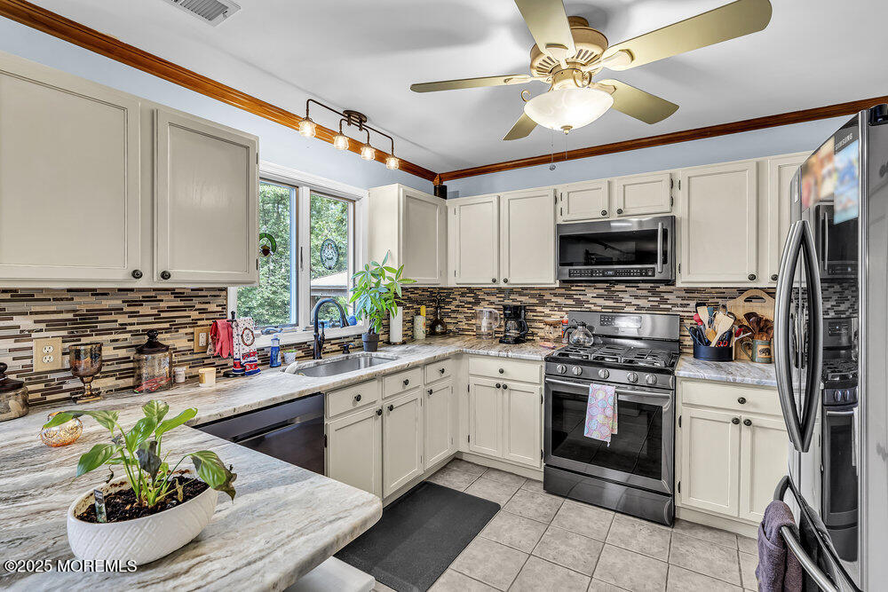 156 Magnolia Lane, Middletown, NJ, 07748 image 11