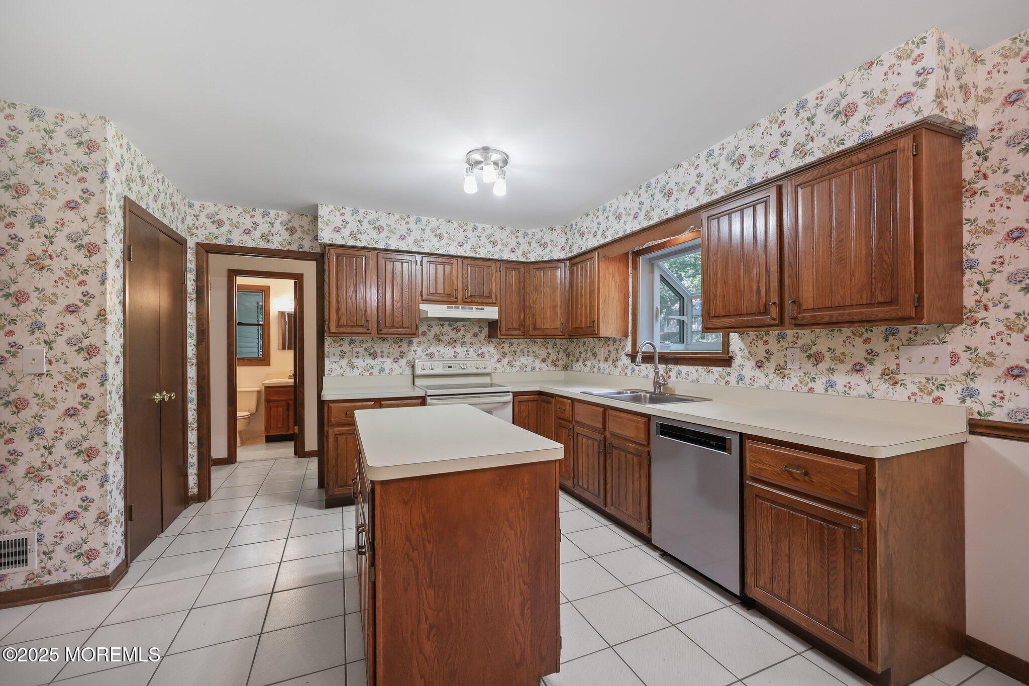 38 Pine Street, Lincroft, NJ, 07738 image 18