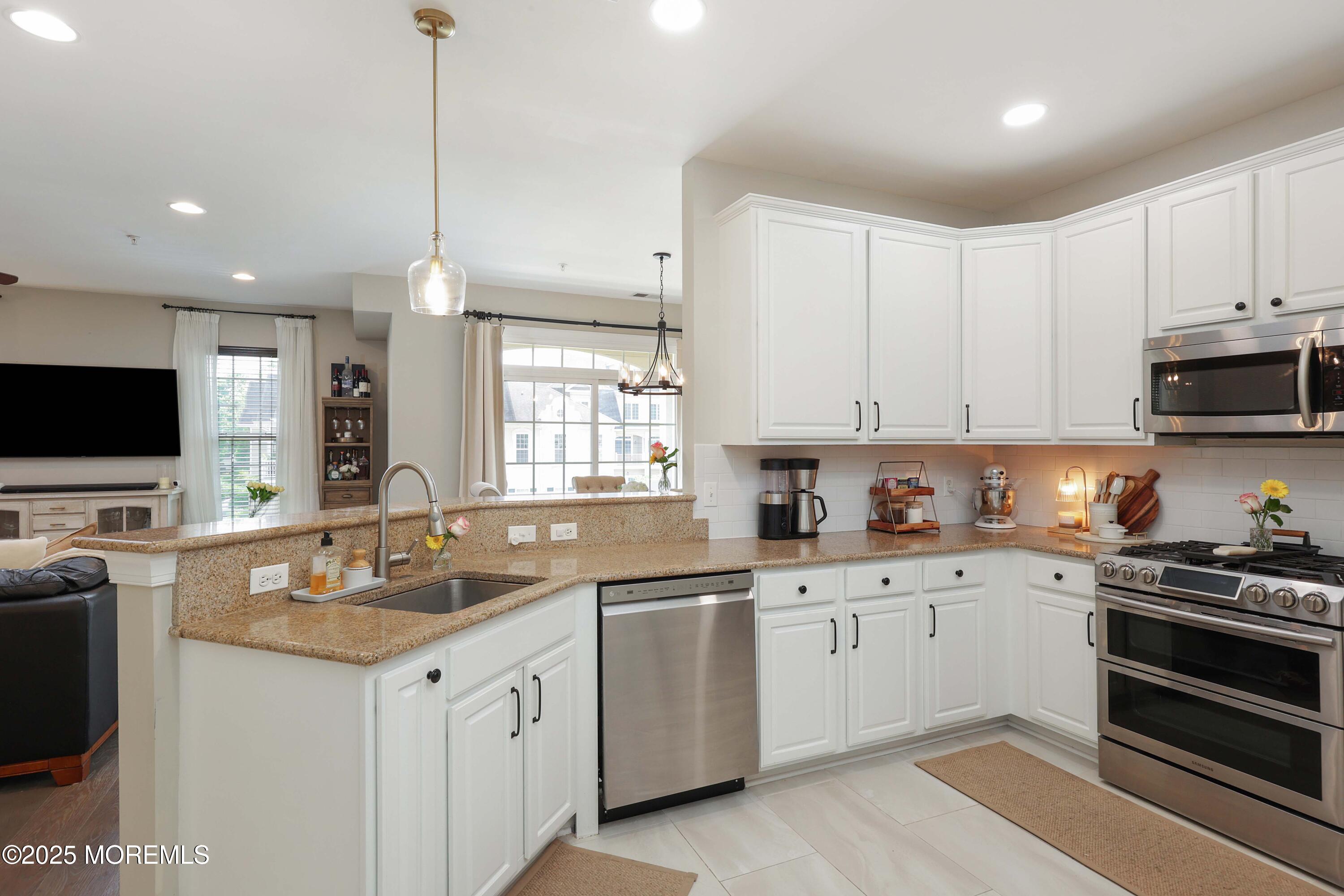 408 April Way, Middletown, NJ, 07748 image 11