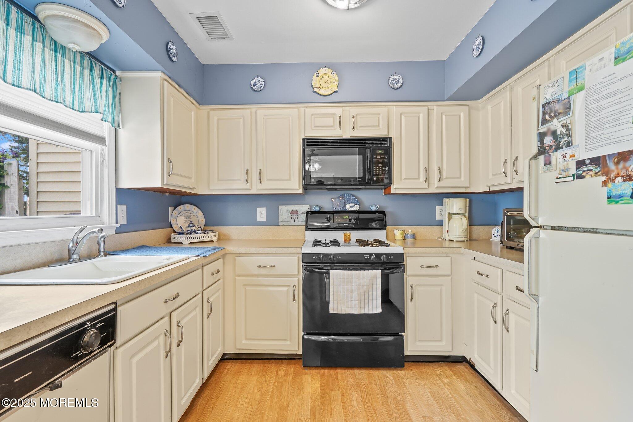 7 Colonial Court, Jackson, NJ, 08527 image 11