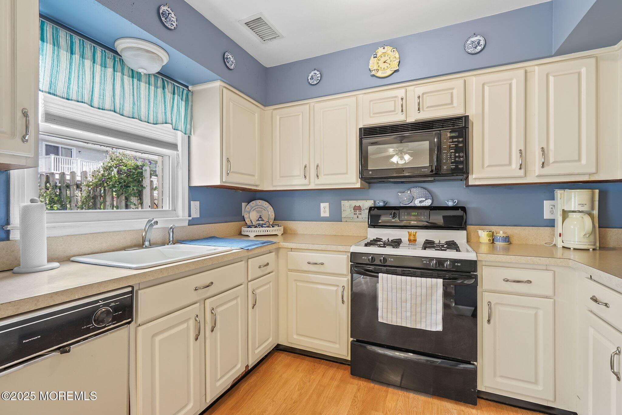 7 Colonial Court, Jackson, NJ, 08527 image 12