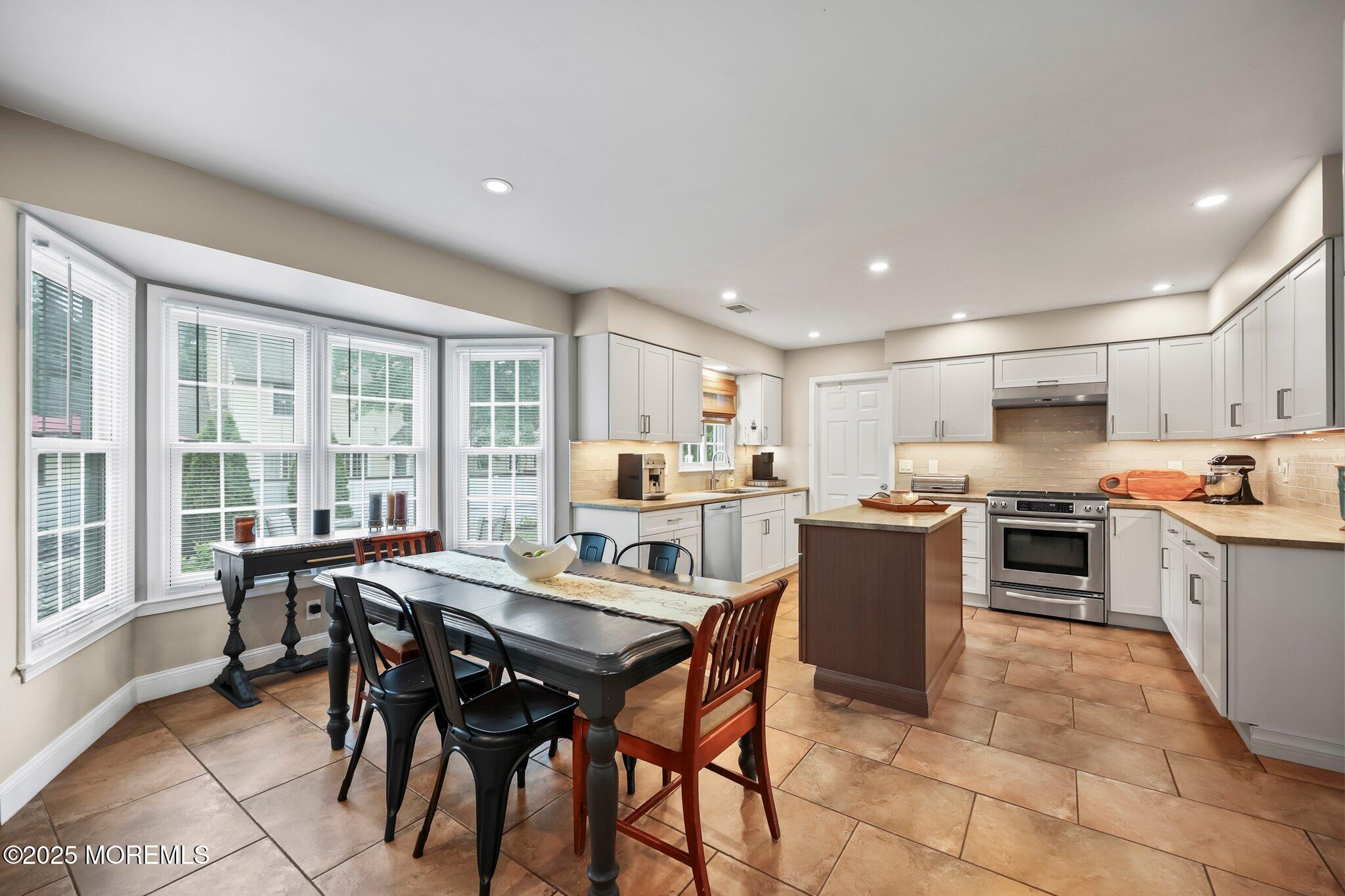 2 Independence Drive, Aberdeen, NJ, 07747 image 12