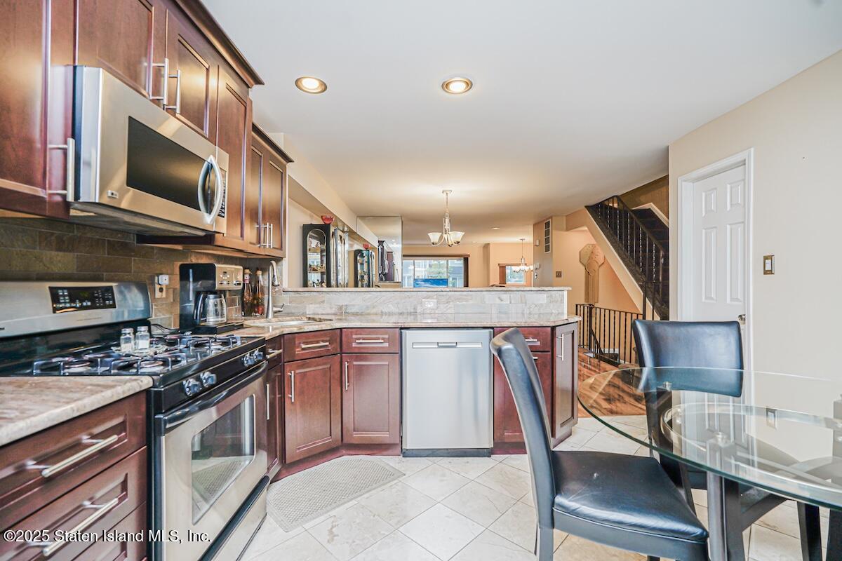 182 Pembrook Loop, Staten Island, NY, 10309 image 15