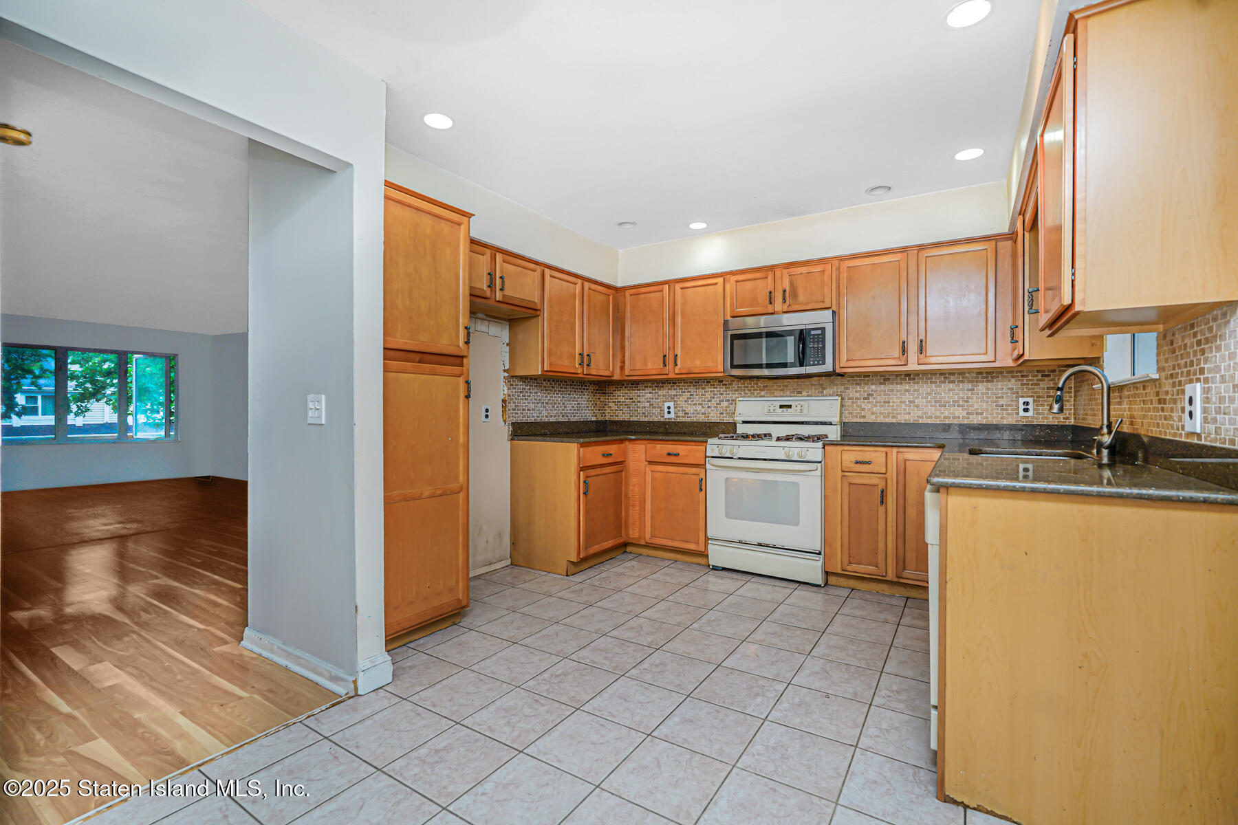23 Caswell Lane, Staten Island, NY, 10314 image 16