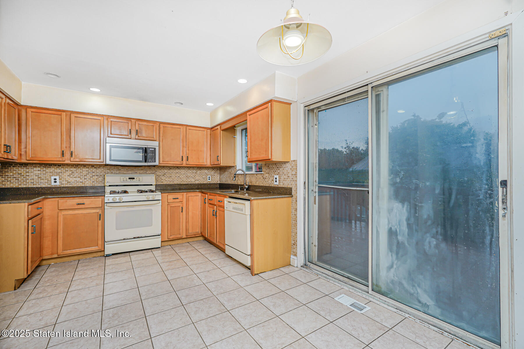 23 Caswell Lane, Staten Island, NY, 10314 image 17