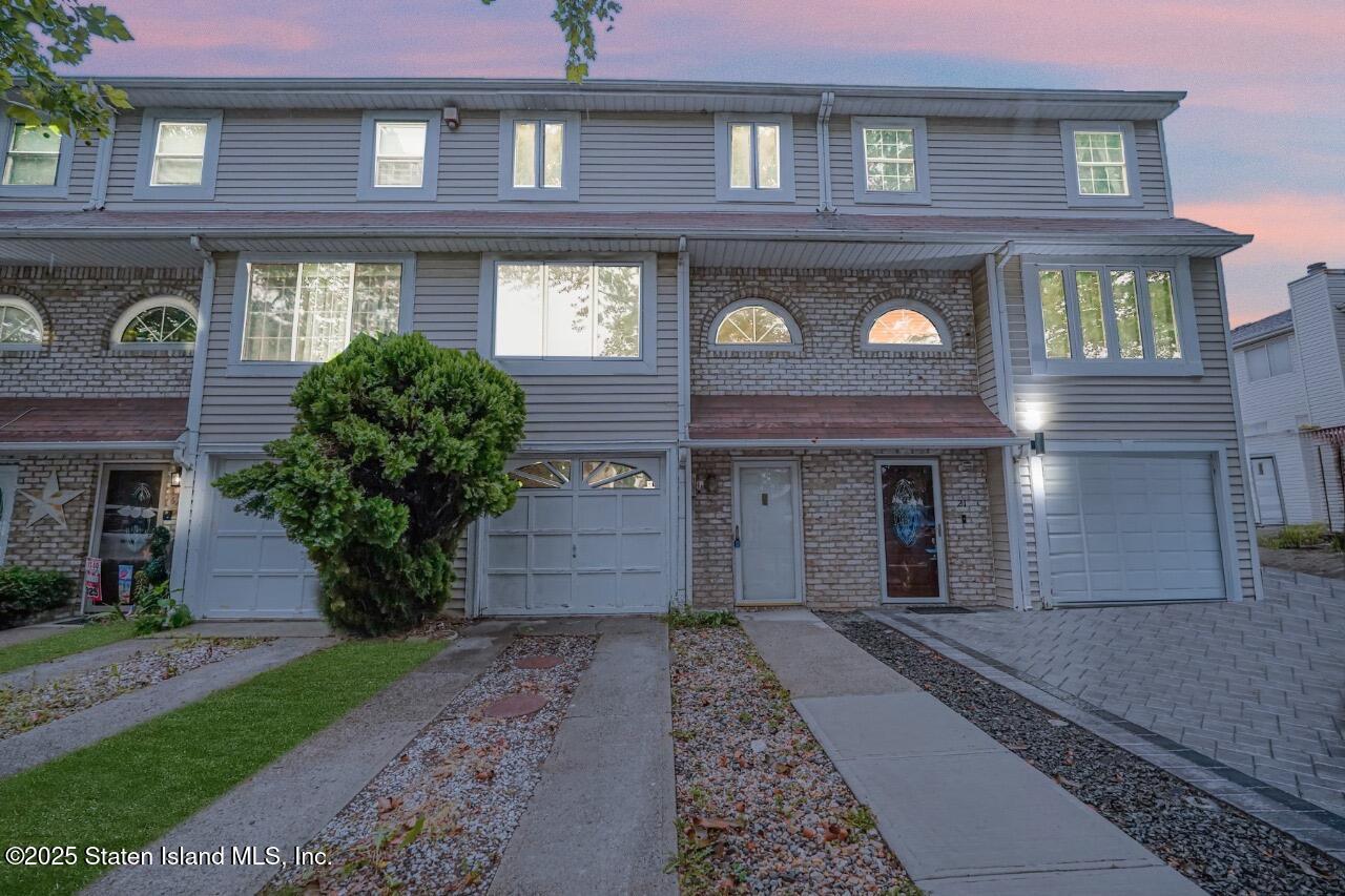 23 Caswell Lane, Staten Island, NY, 10314