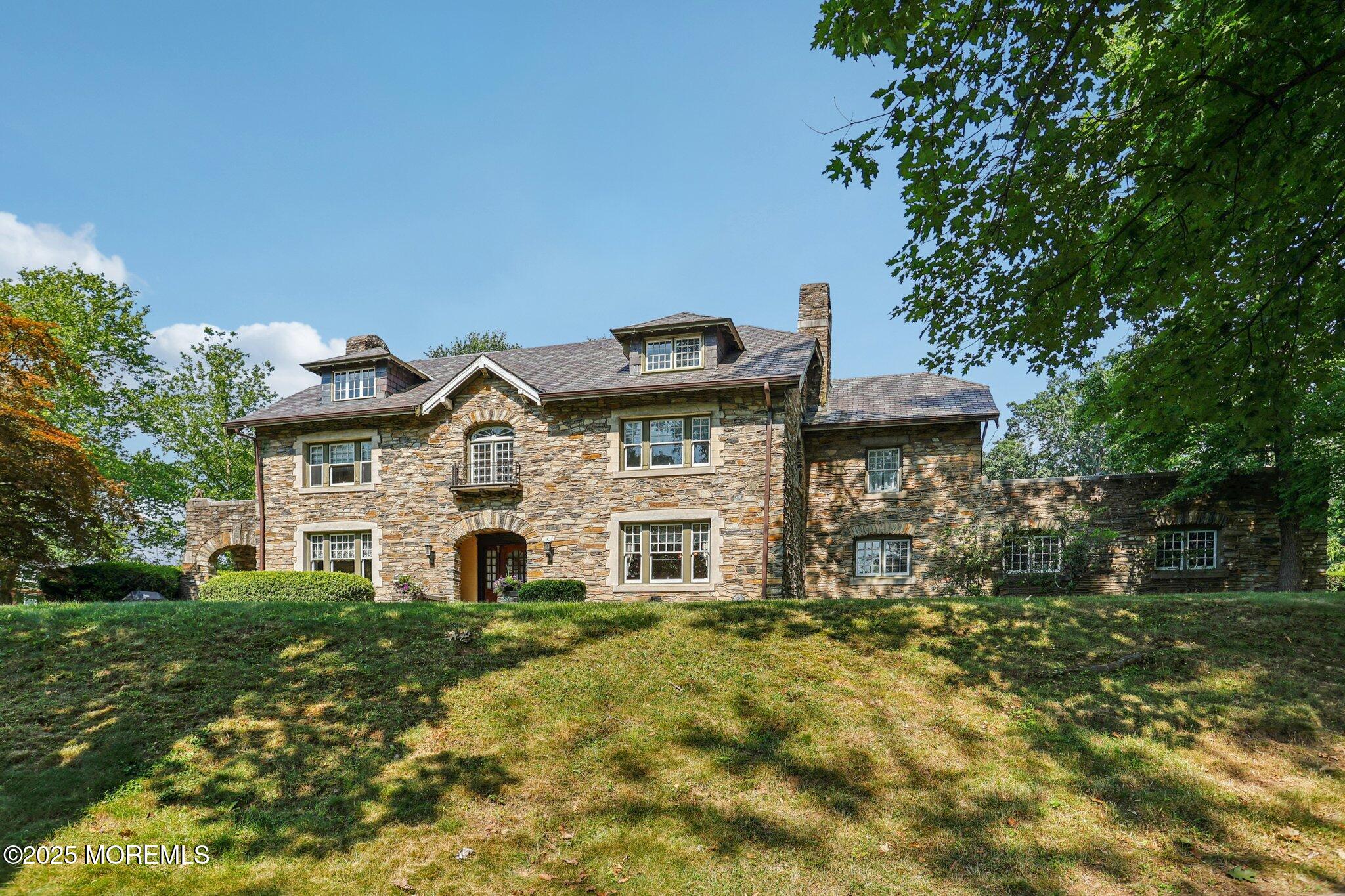 3 Belmont Circle Image 1
