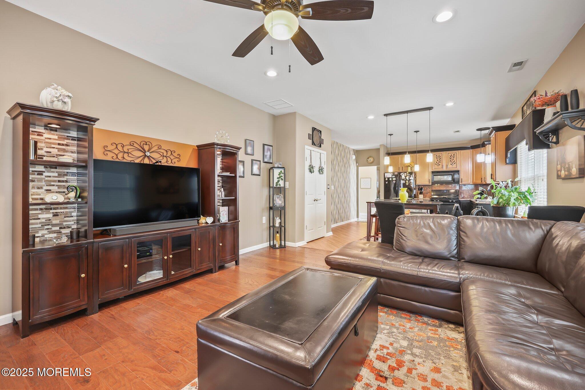 47 Gainsborough Court, Manalapan, NJ, 07726 image 19