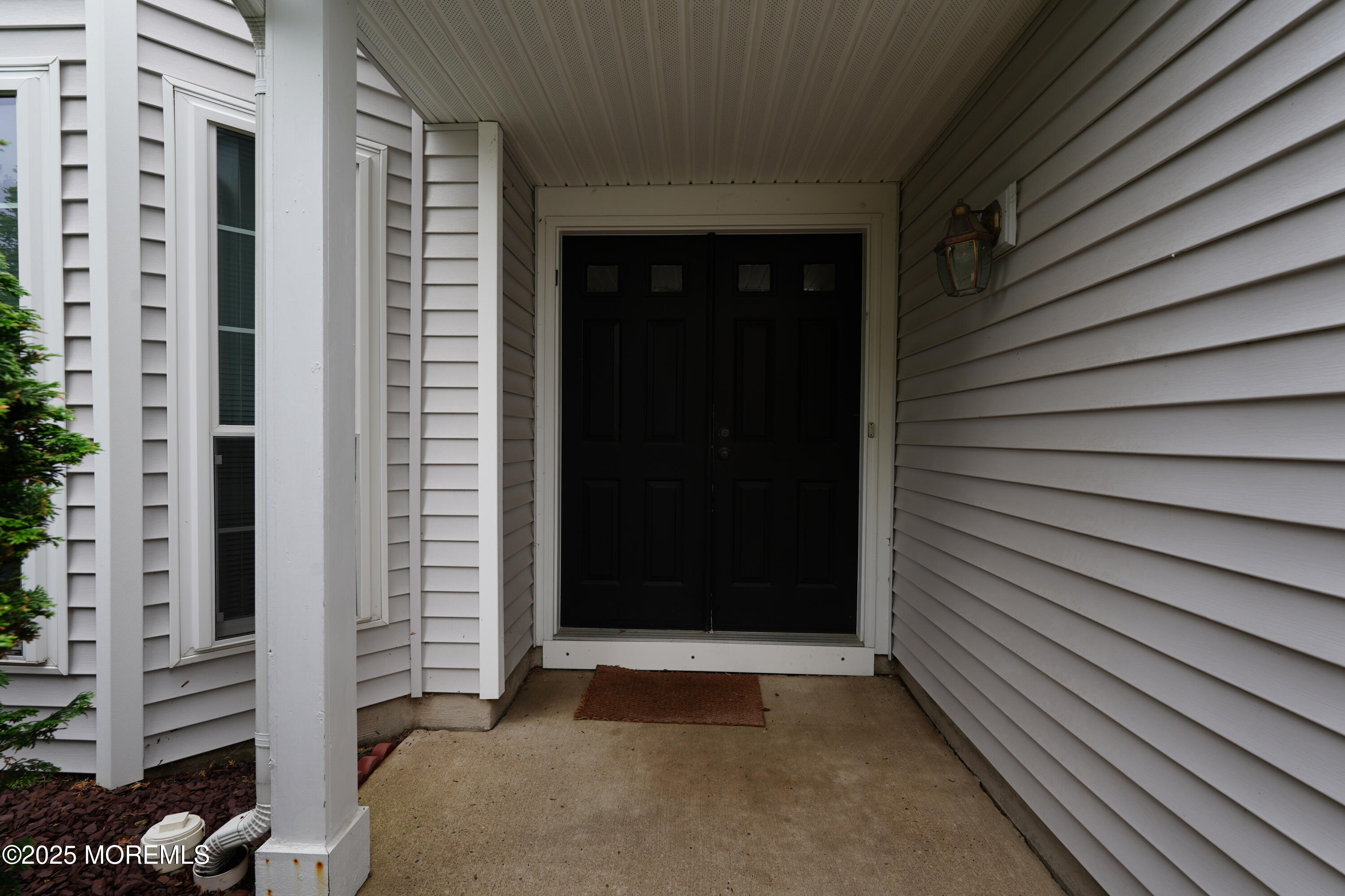 186 Snow Drop Place Image 4