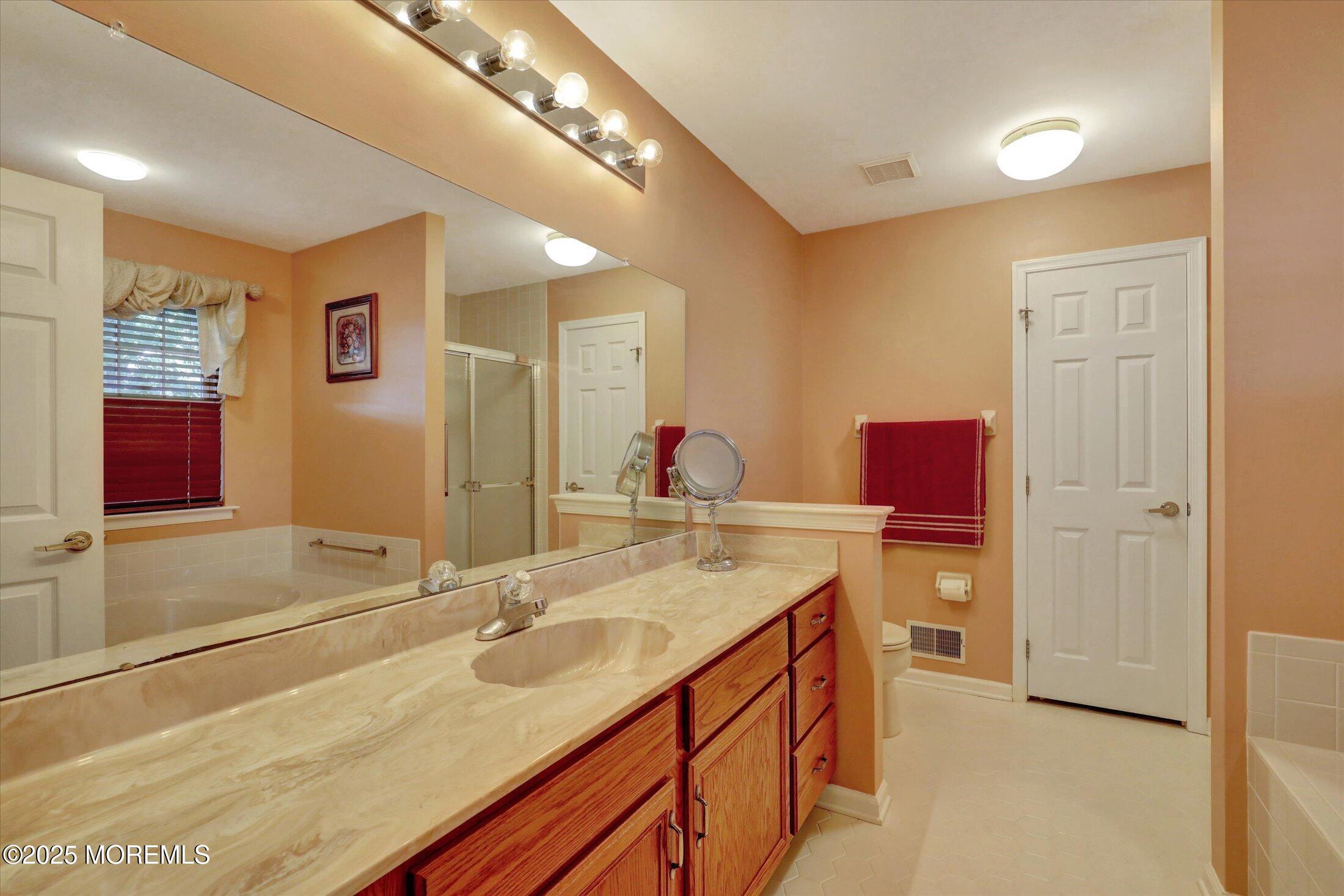 6 Thatcher Court, Jackson, NJ, 08527 image 28