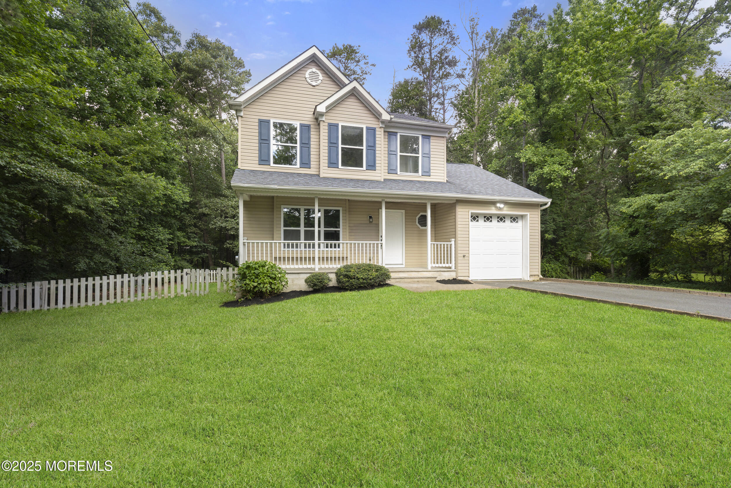 10 Postol Road Image 3