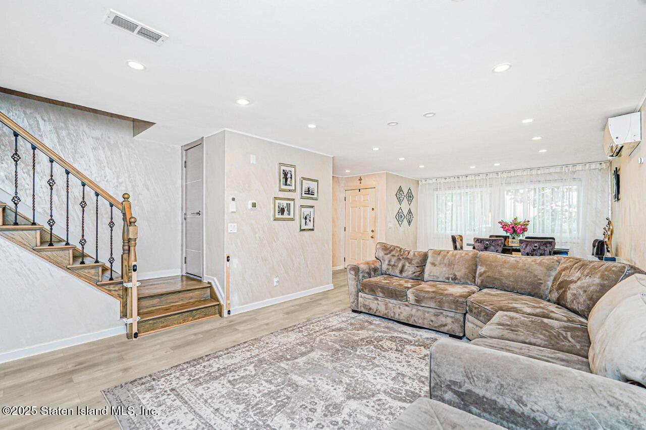 89 Alan Loop, Staten Island, NY, 10304 image 9