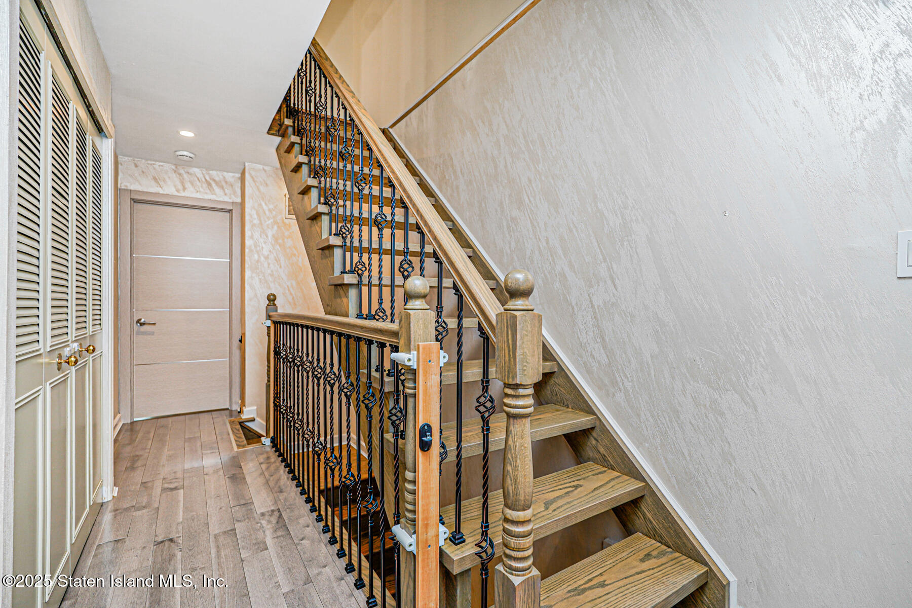 89 Alan Loop, Staten Island, NY, 10304 image 15