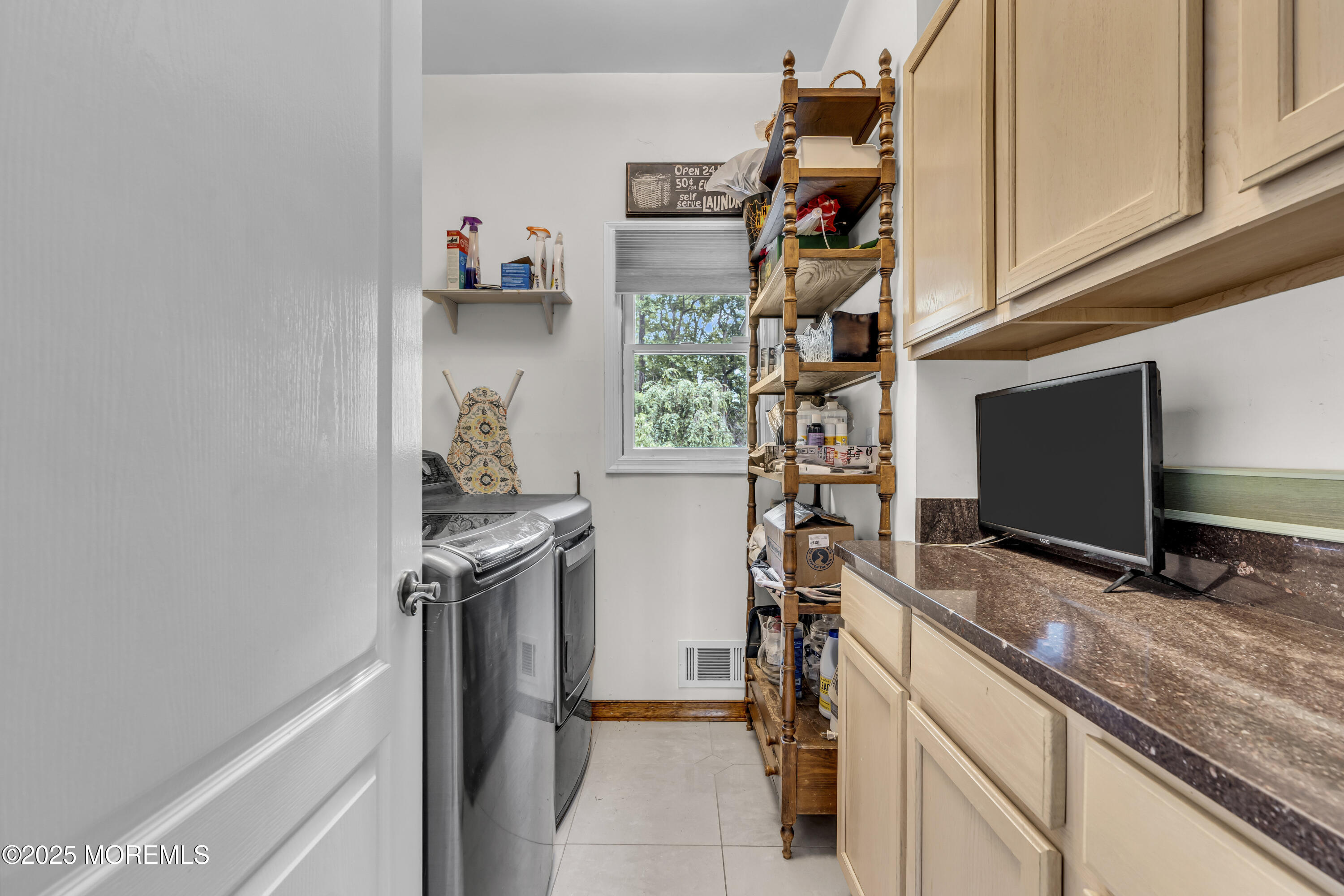 2 Shady Oak Court, Millstone, NJ, 08535 image 41