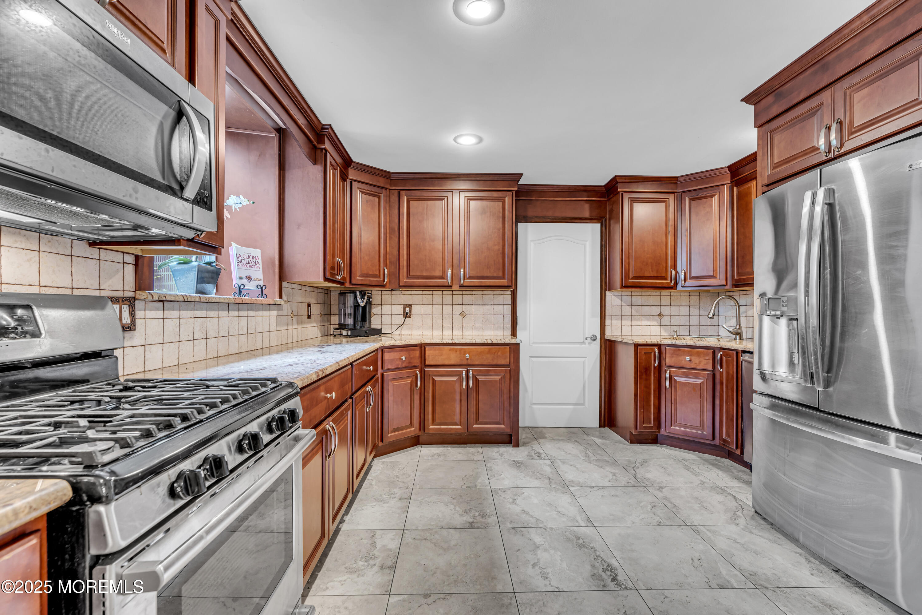 2 Shady Oak Court, Millstone, NJ, 08535 image 54