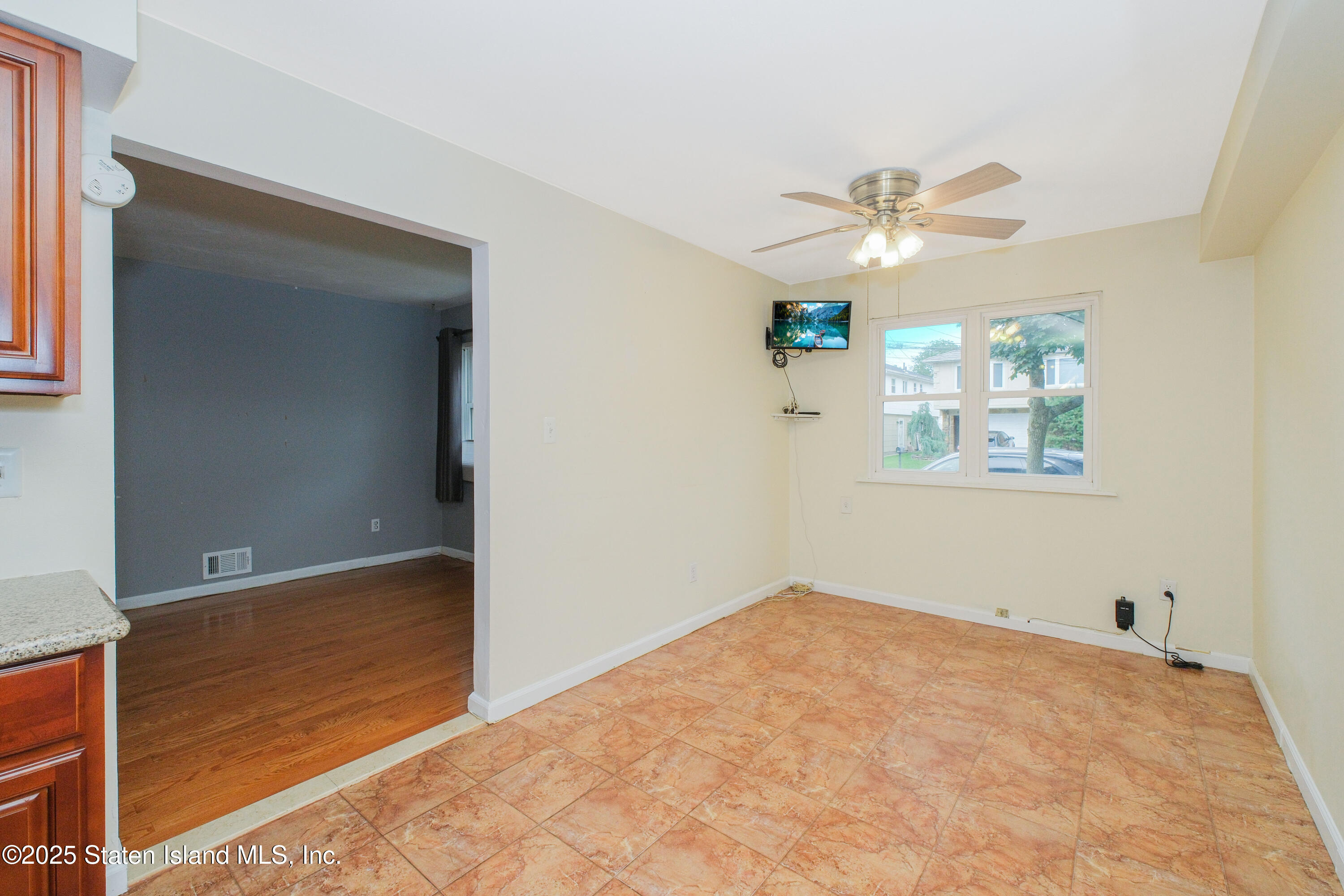 12 Grissom Avenue Image 5
