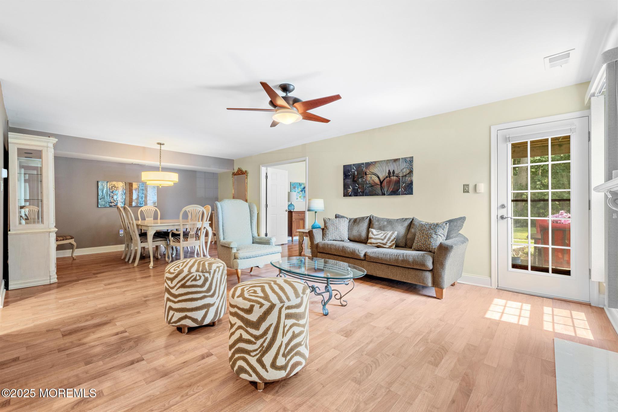 363 Yorkshire Place Image 3