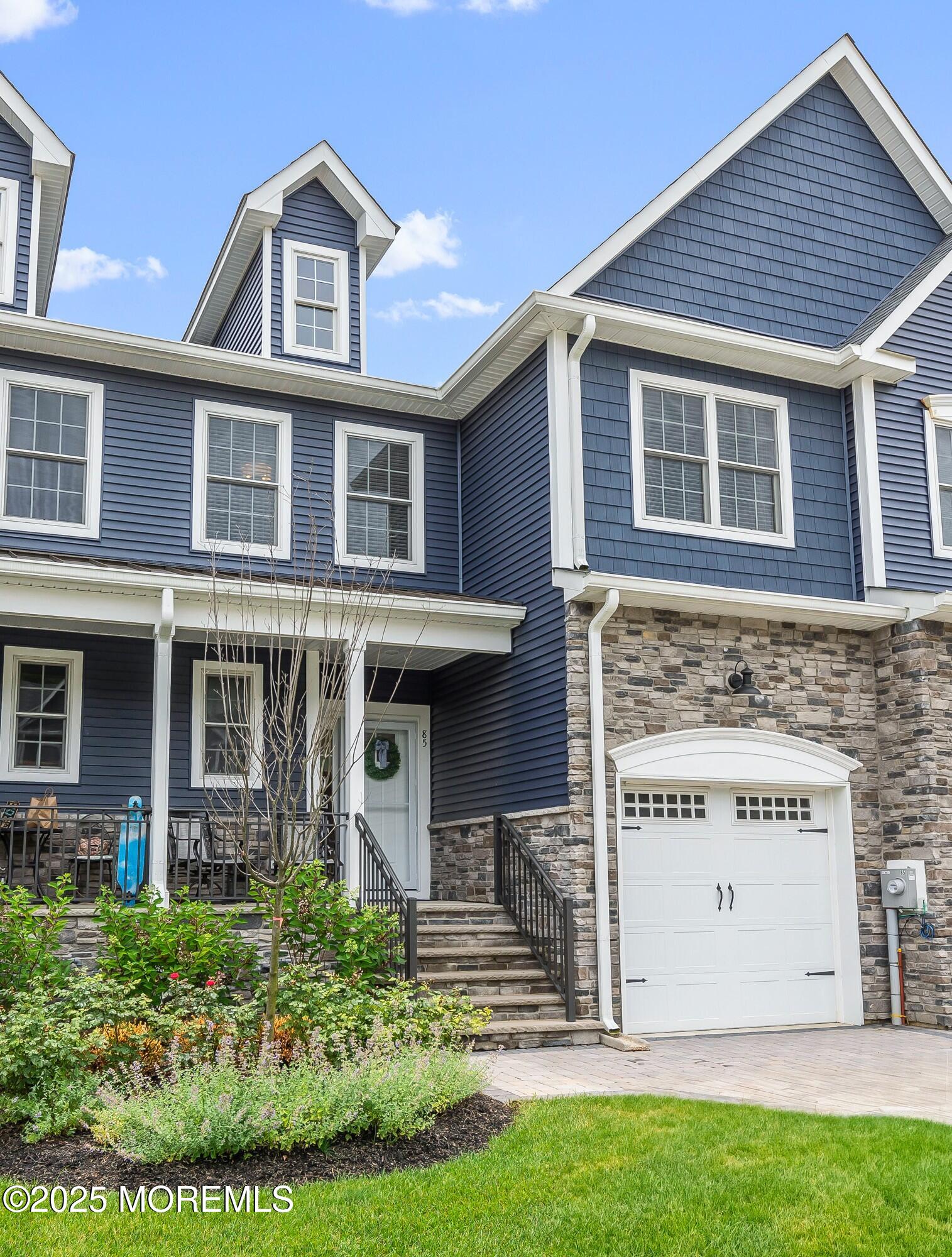 85 Valentino Drive Image 3